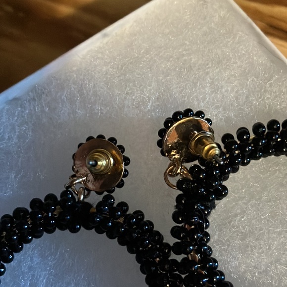 Never Worn Black Rose Rock Closet Earrings - Picture 5 of 5